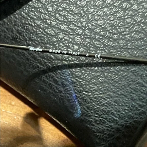 Authentic Ray-Ban Metallic Frame Aviator Sunglasses with Black Case - Picture 2 of 3